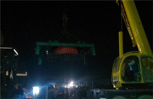 油冷電磁自卸除鐵器，湖南油冷自卸式電磁除鐵器工作視頻_國(guó)家標(biāo)準(zhǔn)_湖南油冷自卸式電磁除鐵器廠家訂做配電箱型號(hào) 